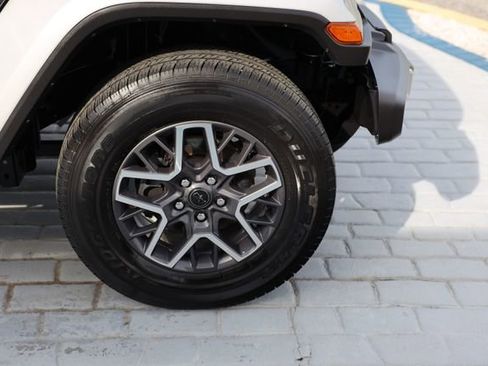 Used 2024 Jeep Wrangler Sahara image 43