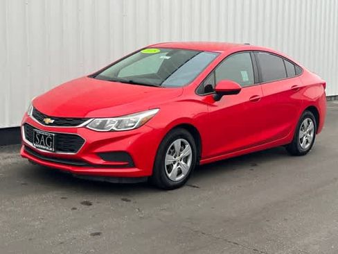 Used 2018 Chevrolet Cruze LS image 1