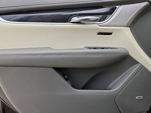 Used 2021 Cadillac XT6 Premium Luxury image 15