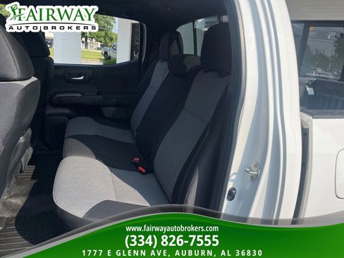 Used 2023 Toyota Tacoma TRD Off-Road w/ Technology Package image 11