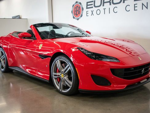 Used 2020 Ferrari Portofino RWD image 38