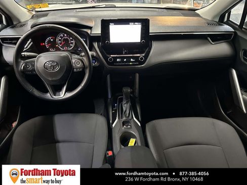 Used 2022 Toyota Corolla Cross LE w/ Moonroof Package image 18