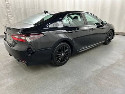Used 2023 Toyota Camry SE FWD image 4