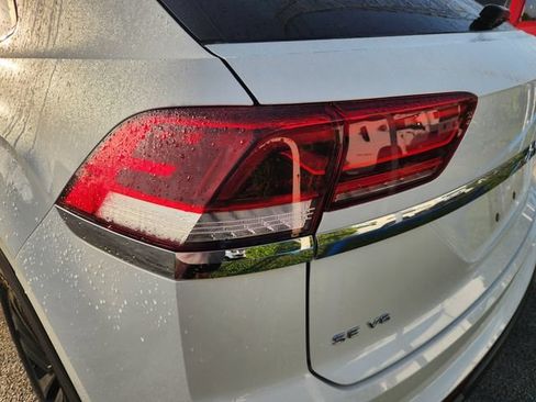 Used 2022 Volkswagen Atlas Cross Sport SE AWD/4WD image 7