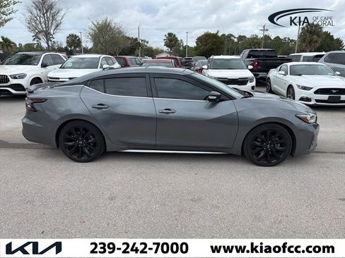 Used 2023 Nissan Maxima SR w/ Sport Mat Group image 10