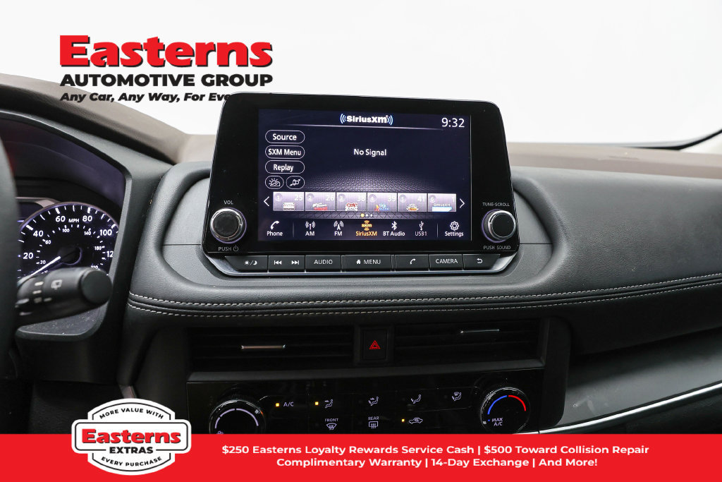 Used 2023 Nissan Rogue S AWD/4WD image 13