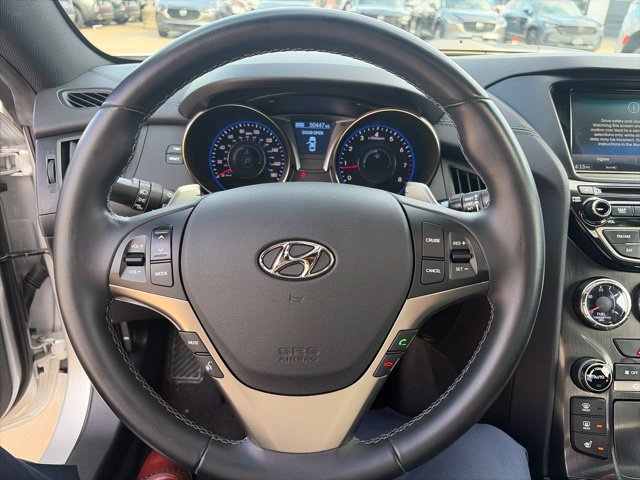 Used 2014 Hyundai Genesis 3.8 RWD image 17