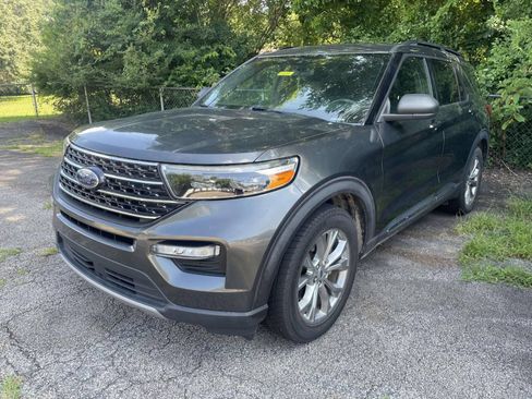 Used 2020 Ford Explorer XLT w/ Equipment Group 202A RWD image 3