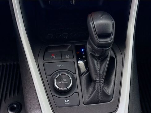 Certified 2024 Toyota RAV4 XLE image 17