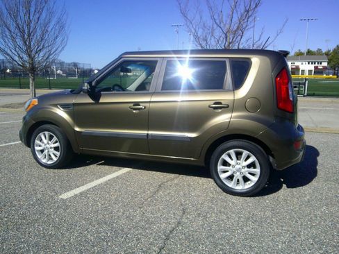 Used 2012 Kia Soul + image 24