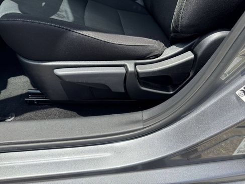 Used 2025 Nissan Sentra SV FWD image 18