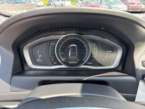 Used 2016 Volvo XC60 T6 Platinum w/ Climate Package AWD/4WD image 13