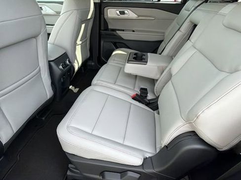 New 2026 Ford Explorer Active w/ Active Comfort Package image 16