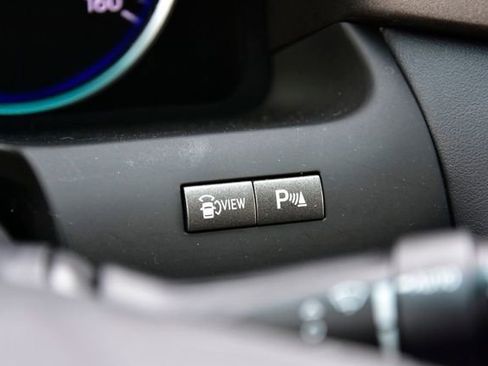 Used 2011 Lexus LX 570 4WD image 38