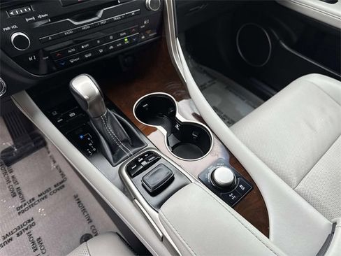 Used 2019 Lexus RX 350 AWD image 25