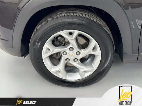 Used 2024 Chevrolet Trax LS w/ LS Convenience Package FWD image 32