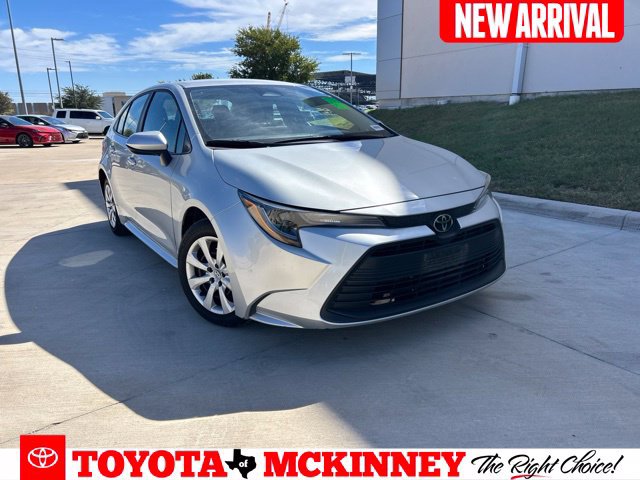 Used 2025 Toyota Corolla LE FWD image 1