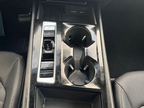 Used 2025 Volkswagen Atlas Cross Sport SE image 41