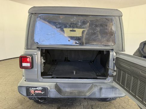 Used 2019 Jeep Wrangler Unlimited Sport AWD/4WD image 7