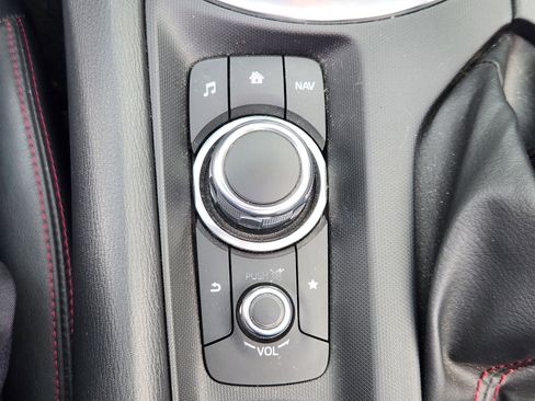 Used 2018 MAZDA MX-5 Miata Grand Touring RWD image 23