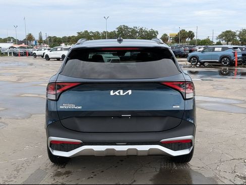 Certified 2024 Kia Sportage EX w/ EX Premium Package AWD/4WD image 7
