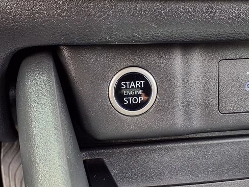 Used 2021 Nissan Rogue SV AWD/4WD image 10