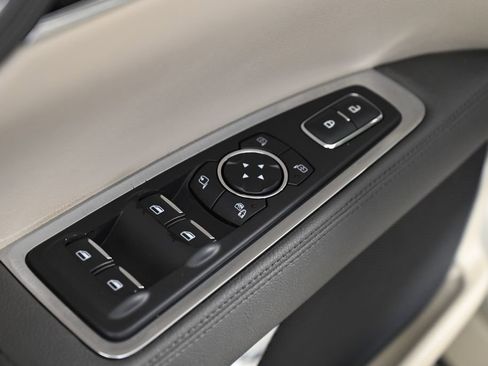 Used 2017 Lincoln Continental Reserve w/ Technology Package FWD image 25
