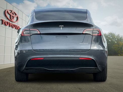 Used 2022 Tesla Model Y Long Range AWD/4WD image 4