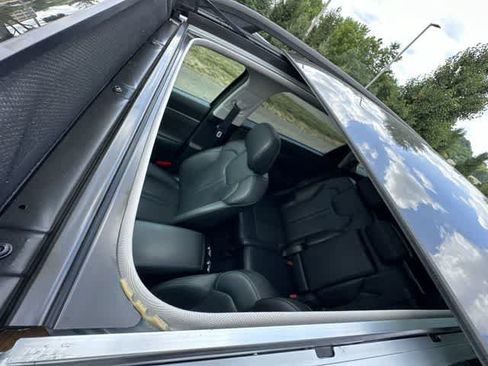 Used 2023 Kia Sorento S w/ Panoramic Sunroof Package AWD/4WD image 6