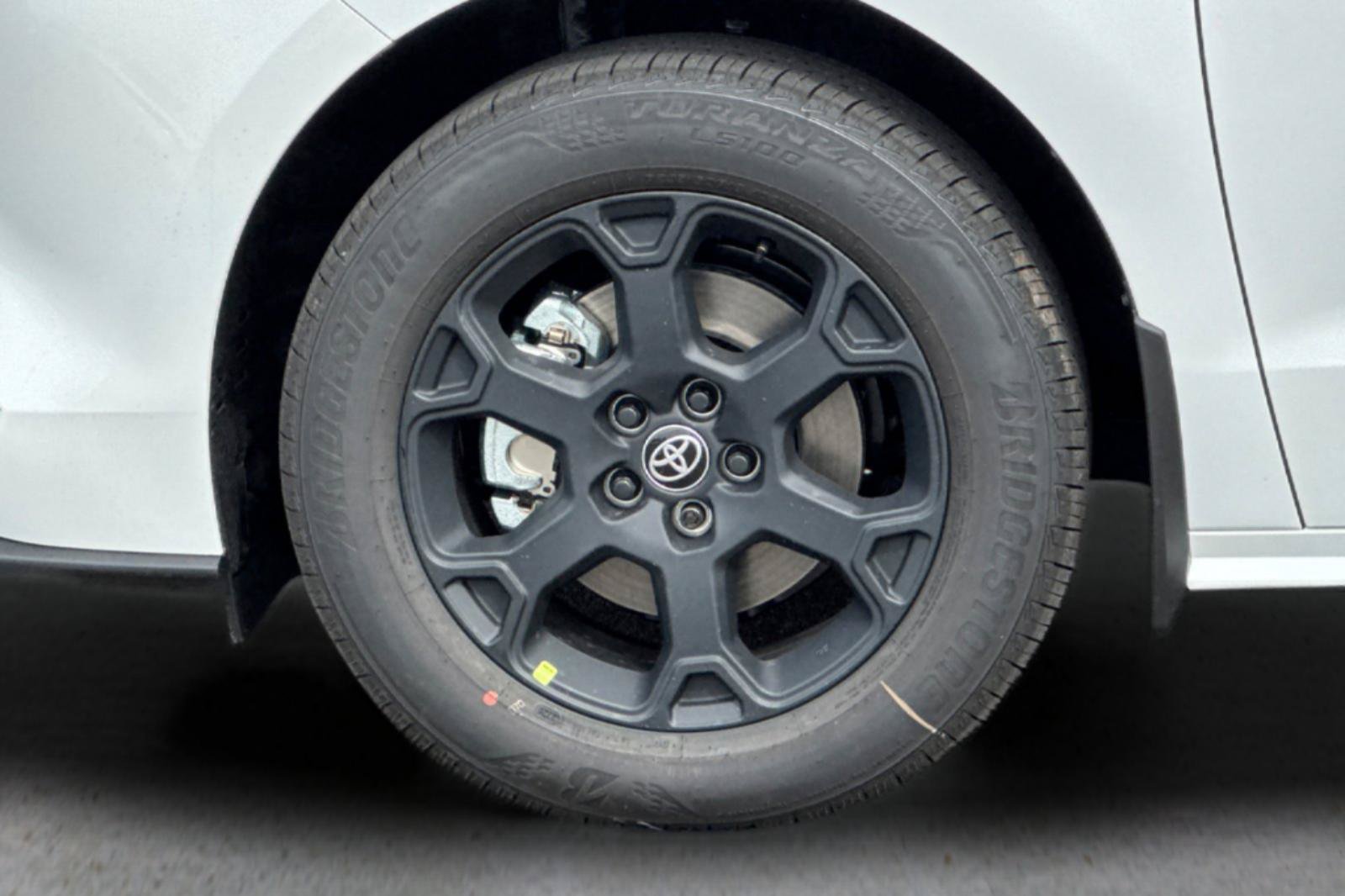 New 2026 Toyota Sienna XLE Woodland Edition AWD/4WD image 33