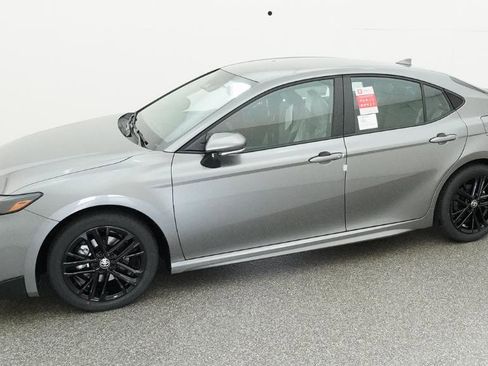 New 2026 Toyota Camry SE FWD image 5