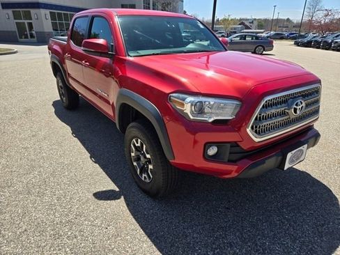 Used 2016 Toyota Tacoma TRD Off-Road w/ Towing Package AWD/4WD image 7