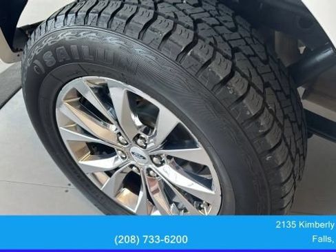 Used 2015 Ford F150 Lariat w/ Equipment Group 502A Luxury AWD/4WD image 8