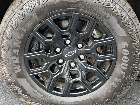 Used 2023 Chevrolet Colorado Trail Boss w/ Safety Package AWD/4WD image 6
