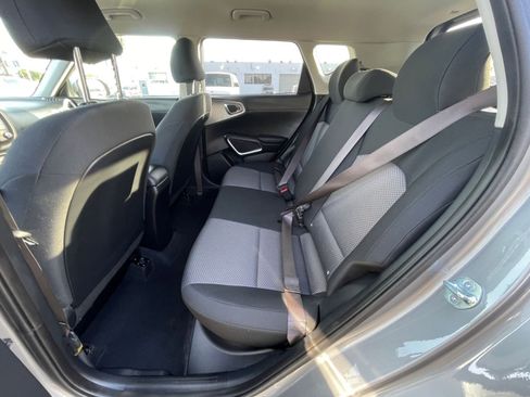 Used 2025 Kia Soul LX w/ LX Technology Package image 25
