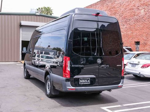 Used 2022 Mercedes-Benz Sprinter 2500 image 6