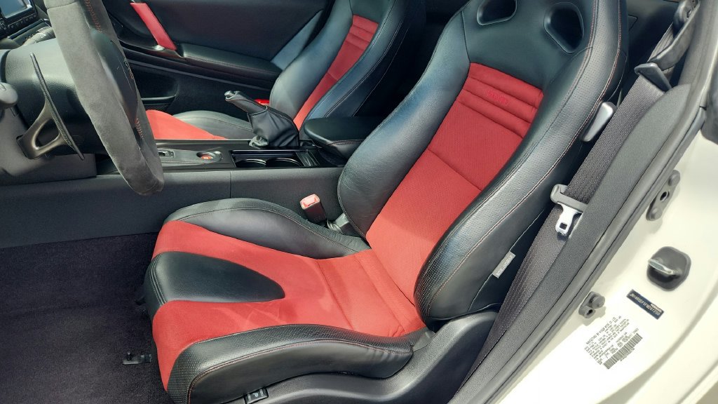 Used 2015 Nissan GT-R NISMO AWD/4WD image 45