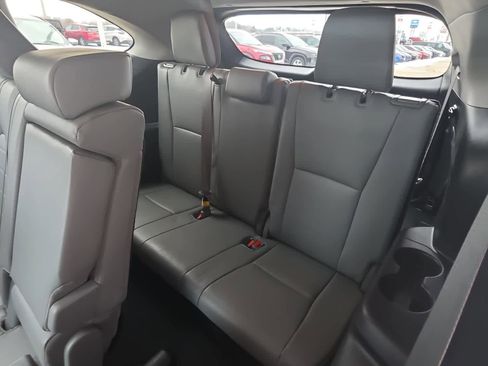 Used 2023 Toyota Highlander XLE image 22