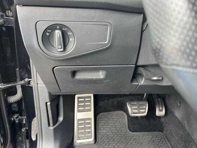 Used 2024 Volkswagen Tiguan SEL R-Line AWD/4WD image 31