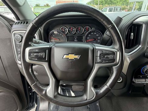 Used 2022 Chevrolet Silverado 1500 LT AWD/4WD image 15