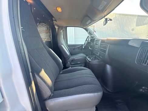 Used 2025 Chevrolet Express 2500 w/ Driver Convenience Package RWD image 15