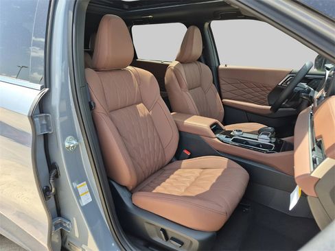 New 2025 Mitsubishi Outlander SEL image 26