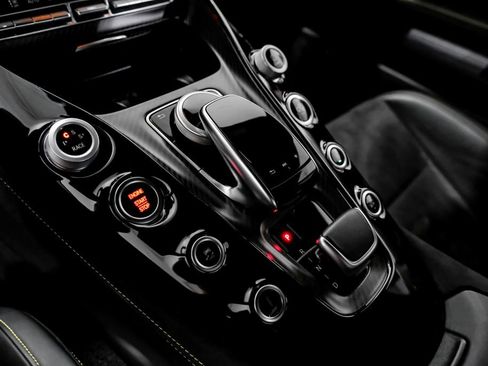 Used 2018 Mercedes-Benz AMG GT R image 17