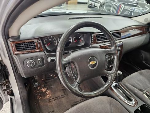 Used 2014 Chevrolet Impala LT w/ LT Sunroof Package image 7
