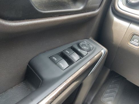 Used 2022 Chevrolet Silverado 1500 LT AWD/4WD image 27