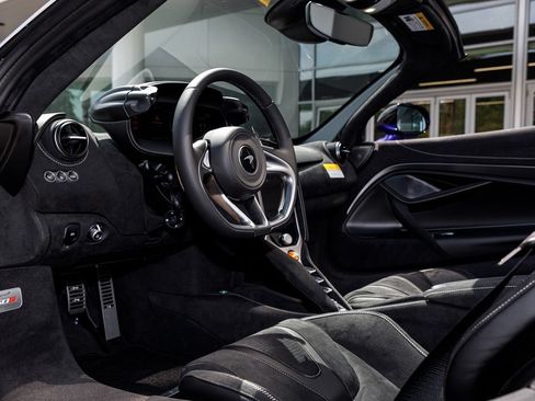New 2026 McLaren 750S Spider RWD image 49