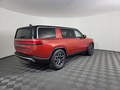 Used 2023 Rivian R1S Launch Edition image 5