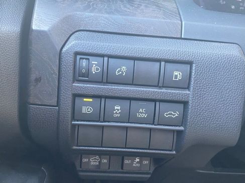 Used 2024 Toyota Tacoma Limited image 27