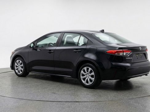 Used 2025 Toyota Corolla LE FWD image 6