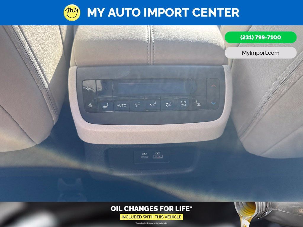 Used 2025 Nissan Pathfinder SL w/ SL Premium Package AWD/4WD image 24